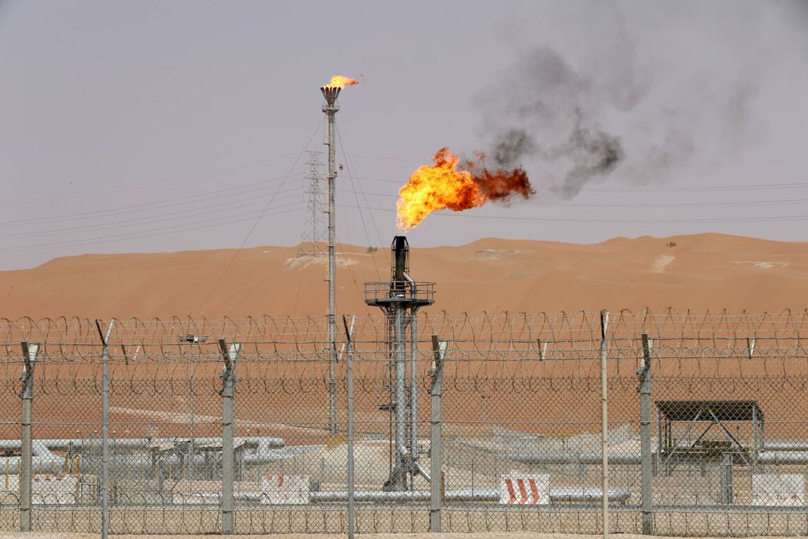 قیمت رسمی فروش نفت عربستان به آسیا و اروپا افزایش یافت