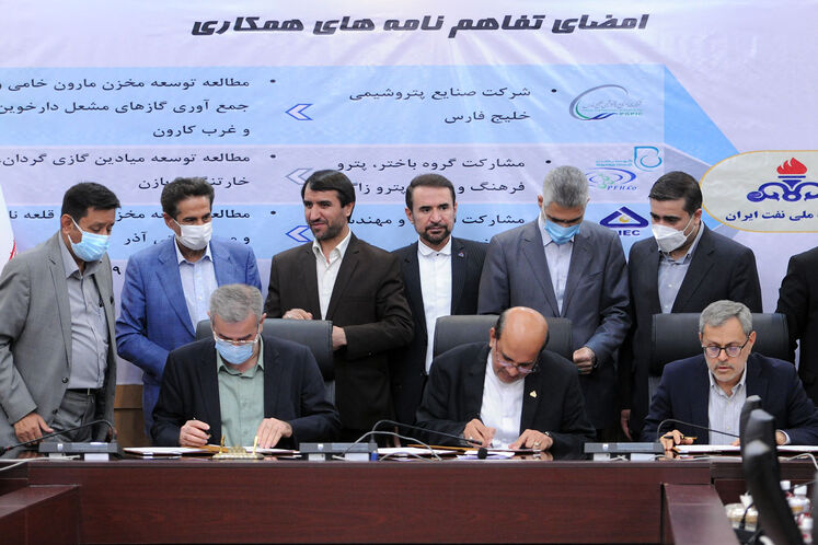 امضای تفاهم‌نامه شرکت ملی نفت ایران با ۸ هلدینگ پتروشیمی