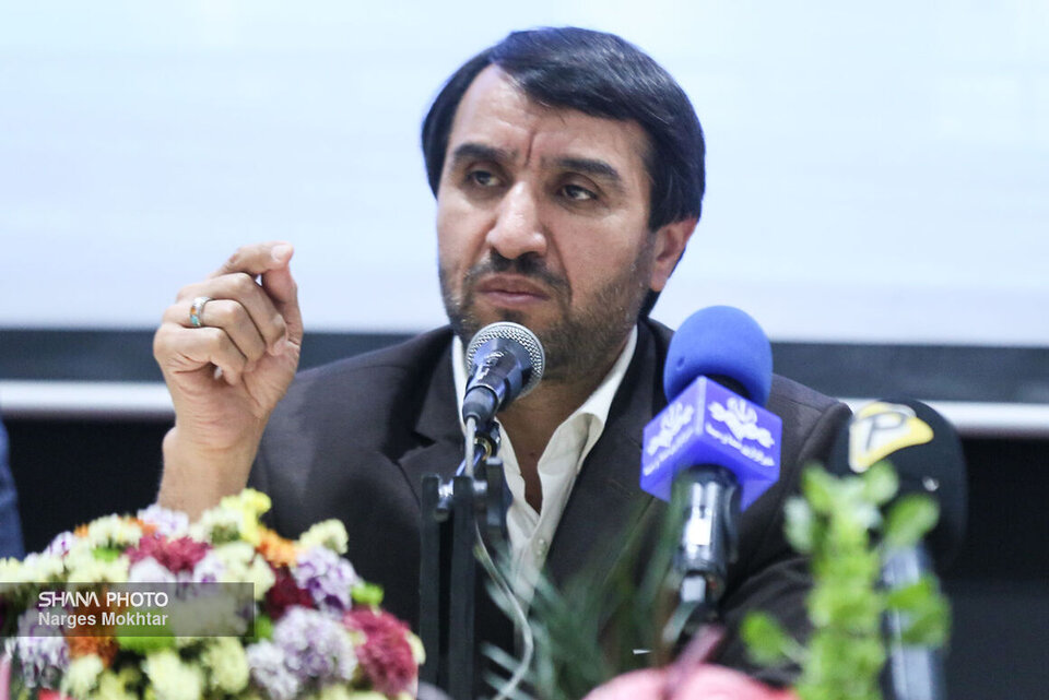 ضرورت افزایش تولید پتروشیمیها به مقدار ظرفیت اسمی ضرورت افزایش تولید پتروشیمیها به مقدار ظرفیت اسمی