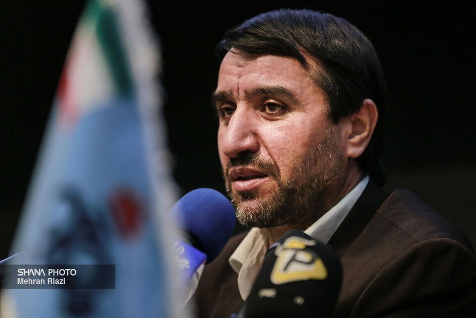 درهای صنعت نفت را به روی جامعه محصل و معلم کشور باز کنیم درهای صنعت نفت را به روی جامعه محصل و معلم کشور باز کنیم