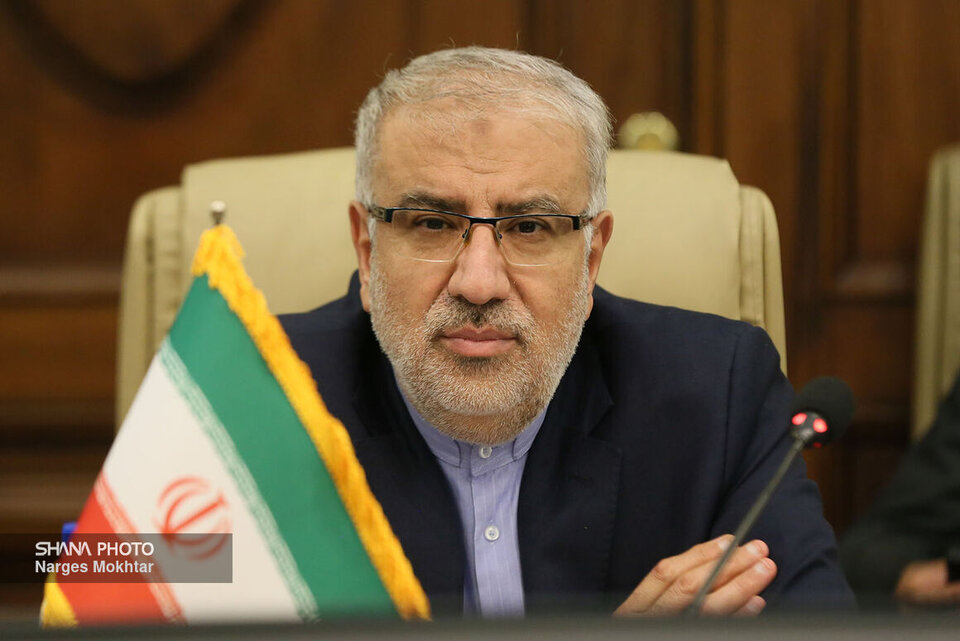 سقف مبادلات تجاری ایران و روسیه به ۴۰ میلیارد دلار میرسد/ بهکارگیری ظرفیتهای مشترک تهران و مسکو برای خنثیسازی تحریمها سقف مبادلات تجاری ایران و روسیه به ۴۰ میلیارد دلار میرسد/ بهکارگیری ظرفیتهای مشترک تهران و مسکو برای خنثیسازی تحریمها
