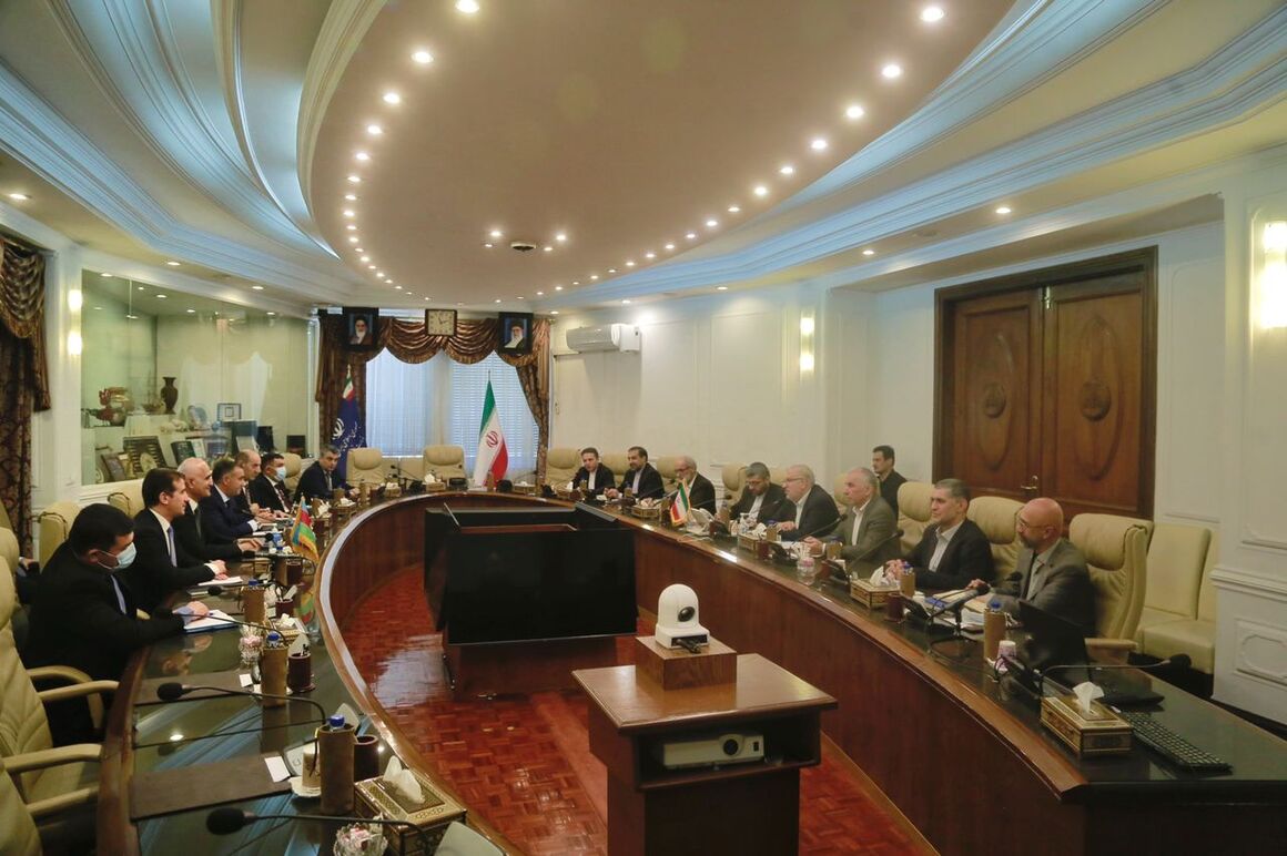 گسترش همکاری تهران – باکو در بخش انرژی