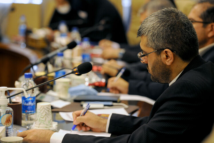 احمد اسدزاده، معاون وزیر نفت در امور بین‌الملل و بازرگانی
