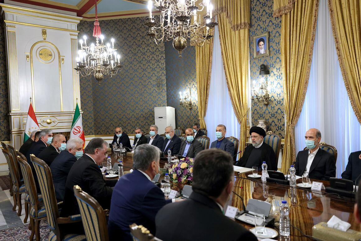 ایران و تاجیکستان ۱۷ سند همکاری در حوزه‌های مختلف از جمله انرژی امضا کردند