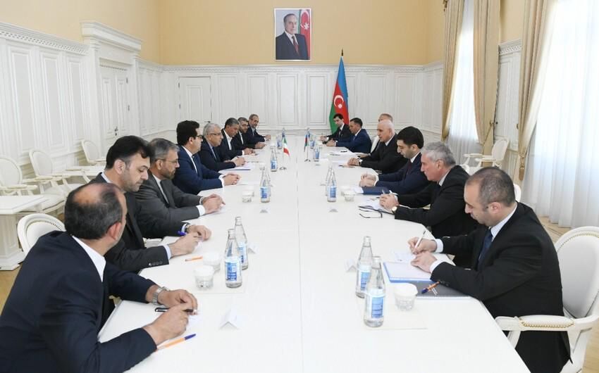 اوجی در باکو با معاون نخست‌وزیر آذربایجان دیدار کرد