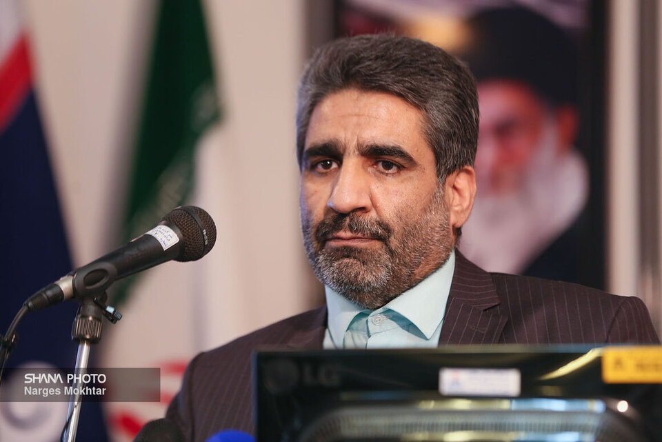 مصرف ۱۰۰ میلیون لیتر بنزین در روز ۲۴ دی با وجود سرمای هوا / مردم در مصرف سوخت کشور با خدمتگزاران خود همراهی کنند مصرف ۱۰۰ میلیون لیتر بنزین در روز ۲۴ دی با وجود سرمای هوا / مردم در مصرف سوخت کشور با خدمتگزاران خود همراهی کنند