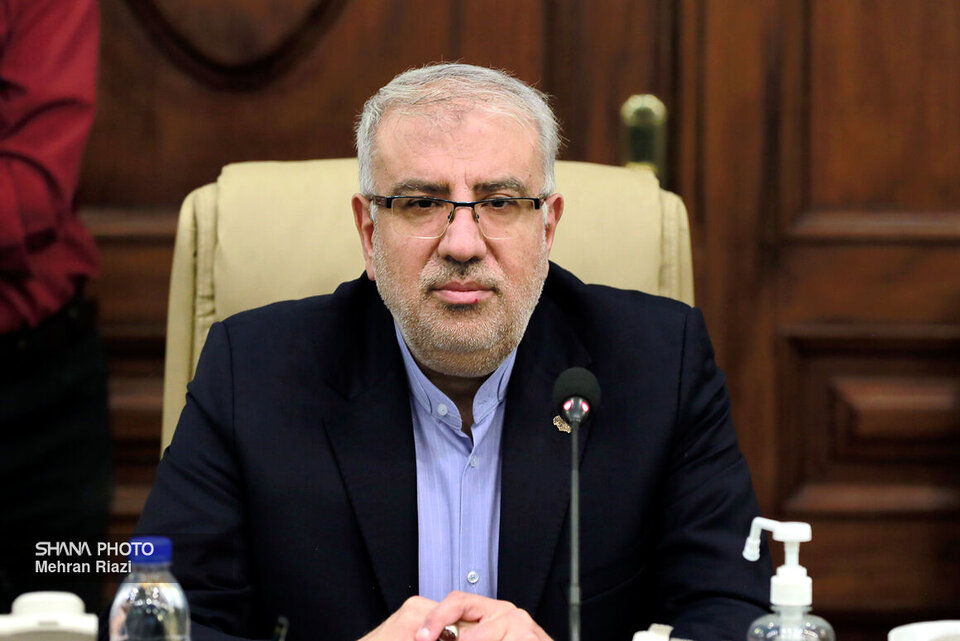 تکذیب شایعه گرانی بنزین و جمعآوری کارتهای سوخت جایگاهداران تکذیب شایعه گرانی بنزین و جمعآوری کارتهای سوخت جایگاهداران