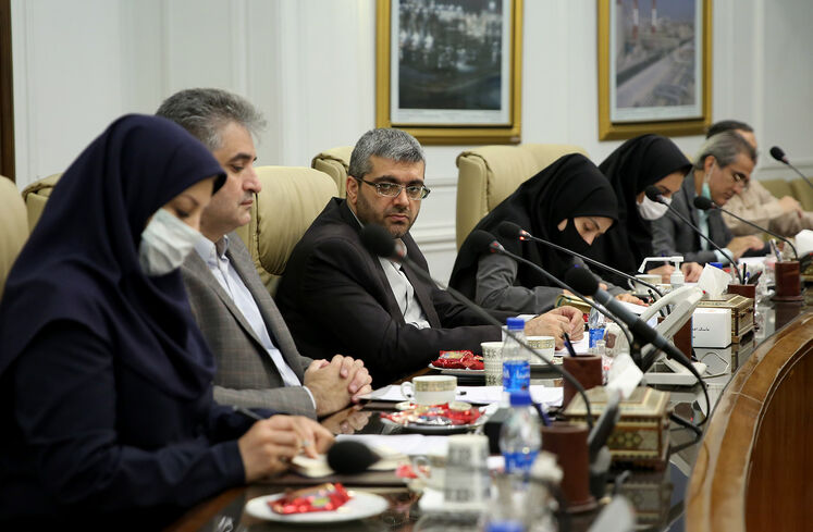 احمد اسدزاده، معاون امور بین‌الملل و بازرگانی وزیر نفت