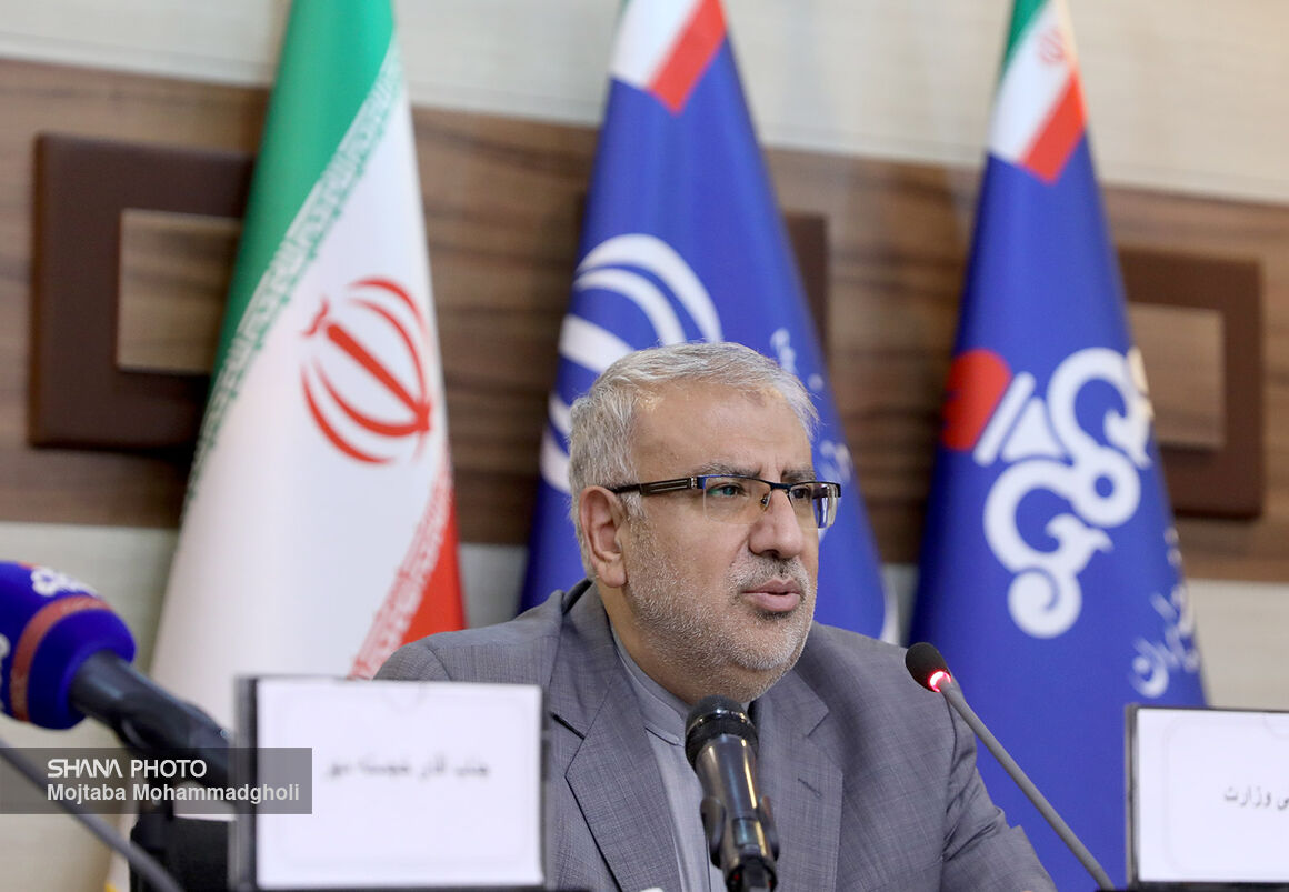 Iran Eyeing $115bn in Profits by Developing Azadegan Oilfield: Min.