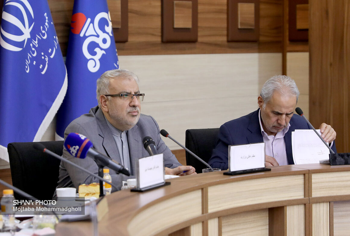 Iran to Invest $7bn in Azadegan Oilfield Development