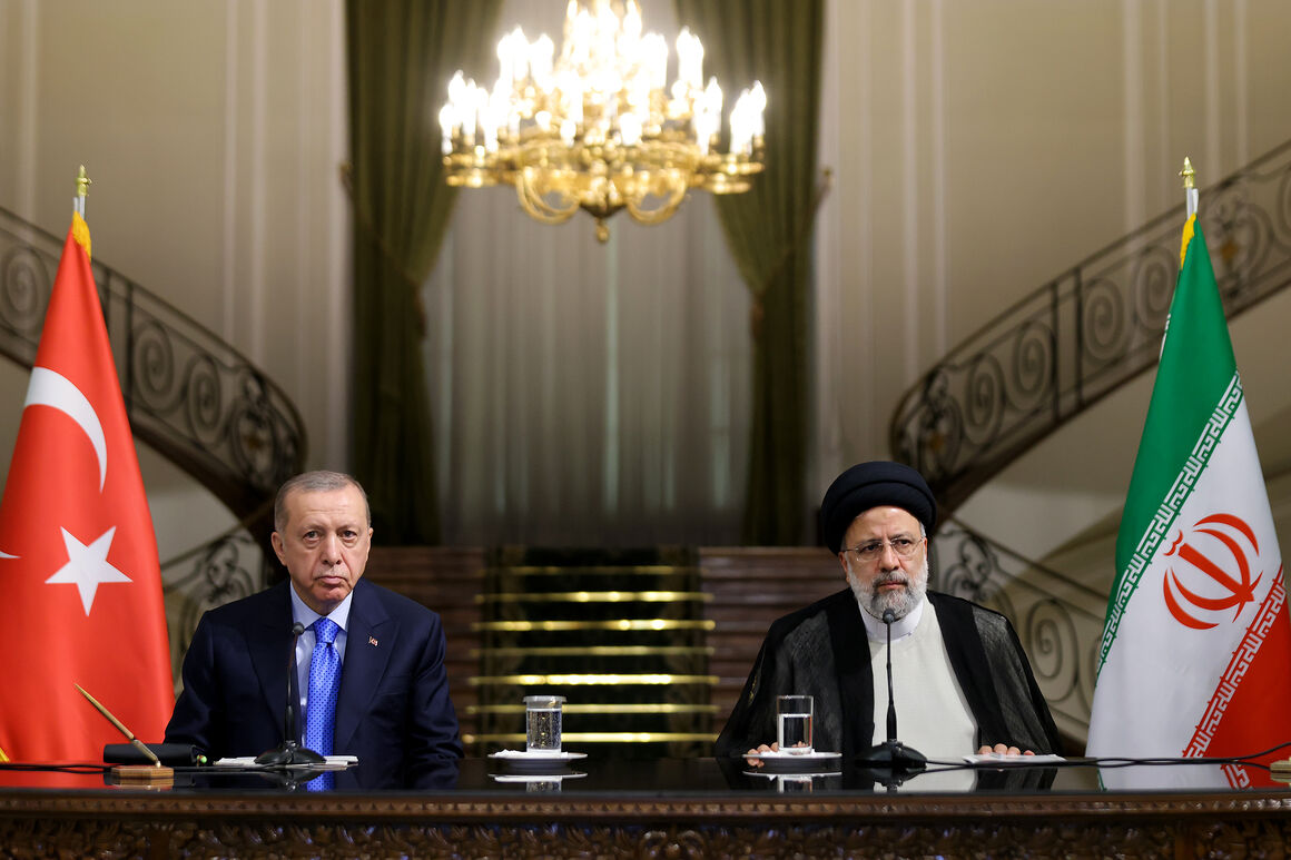 رئیسی: قرارداد صادرات گاز ایران به ترکیه باید تمدید شود