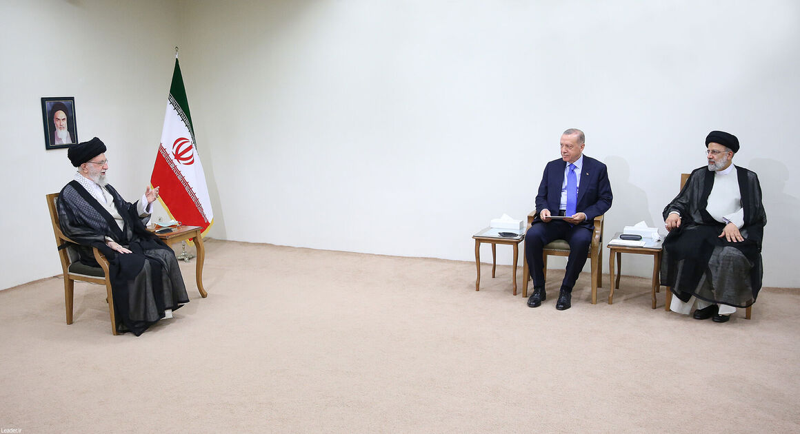 افزایش همکاری‌های ایران و ترکیه در همه زمینه‌های منطقه مفید و لازم است