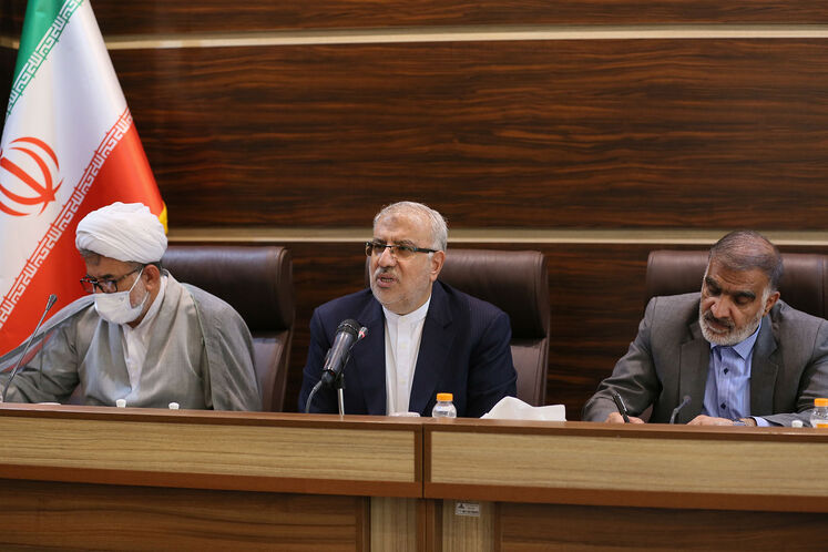 نشست اعضای کمیسیون انرژی مجلس شورای اسلامی با وزیر نفت