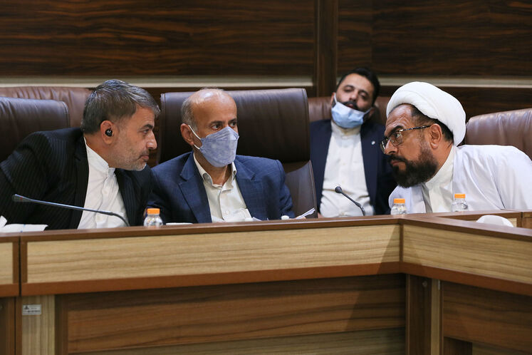 نشست اعضای کمیسیون انرژی مجلس شورای اسلامی با وزیر نفت