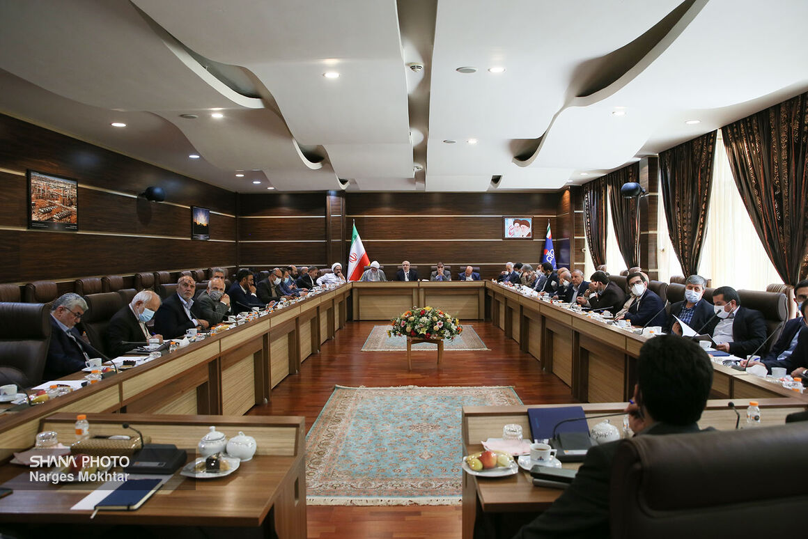 نشست اعضای کمیسیون انرژی مجلس با وزیر نفت