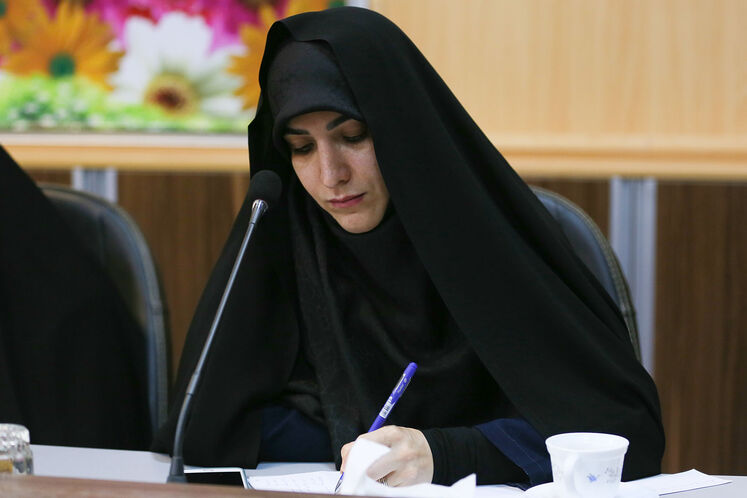 زینب قیصری، مشاور وزیر نفت در امور زنان و خانواده