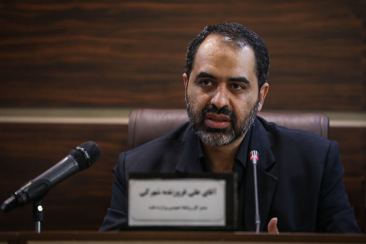 علی فروزنده، مدیرکل روابط عمومی وزارت نفت 