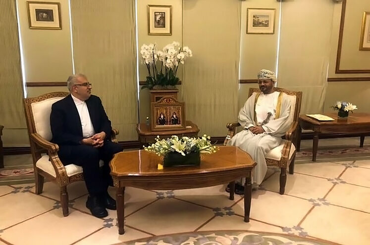 دیدار و گفت‌وگوی جواد اوجی، وزیر نفت و سید بدر البوسعیدی، وزیر خارجه عمان در مسقط