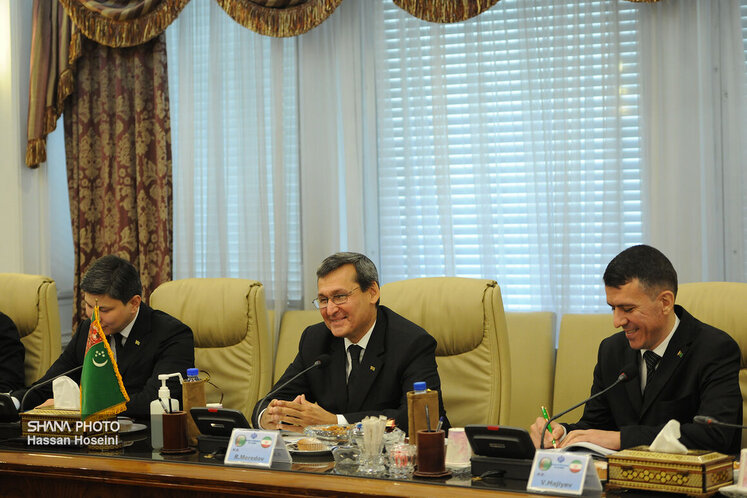 دیدار جواد اوجی، وزیر نفت با رشید مرادف، وزیر امور خارجه ترکمنستان