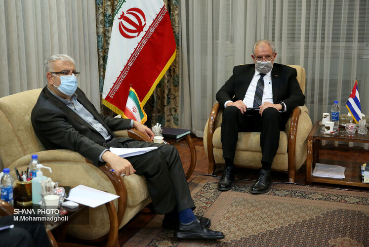 دیدار جواد اوجی، وزیر نفت با الکسیس برندریچ وگا، سفیر کوبا در ایران