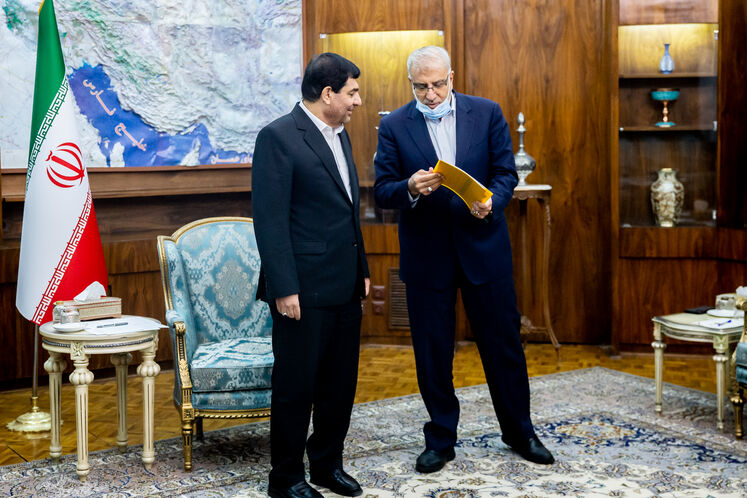 جواد اوجی، وزیر نفت و محمد مخبر، معاون اول رئیس‌جمهوری