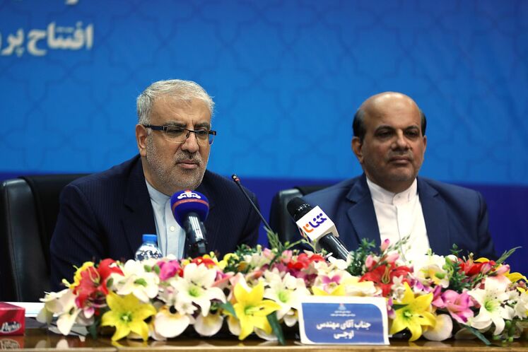 محسن خجسته‌مهر مدیرعامل شرکت ملی نفت ایران، جواد اوجی، وزیر نفت