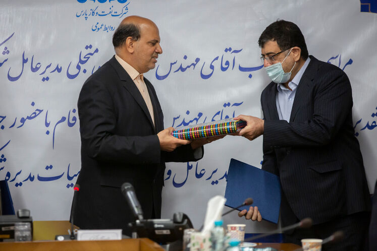 محمد مشکین فام، مدیر عامل سابق شرکت نفت و گاز پارس و محسن خجسته مهر، مدیر عامل شرکت ملی نفت ایران