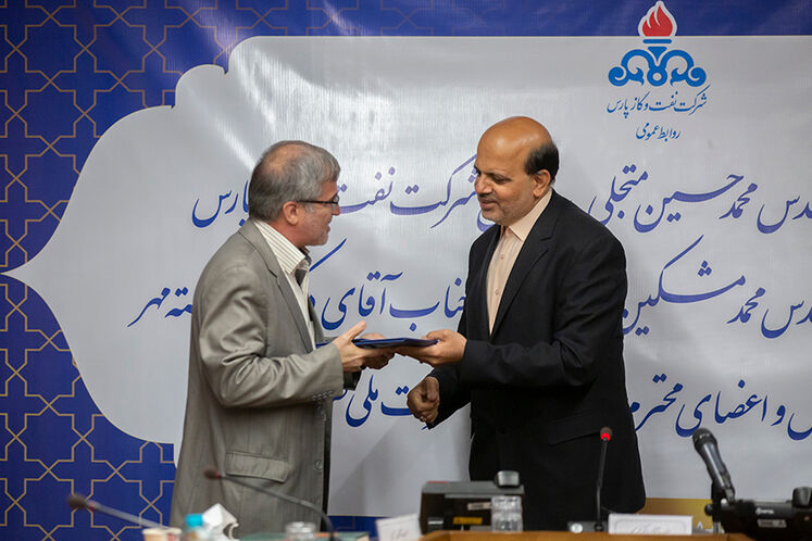 محسن خجسته مهر، مدیر عامل شرکت ملی نفت ایران و محمد حسین متجلی، مدیرعامل جدید شرکت نفت و گاز پارس