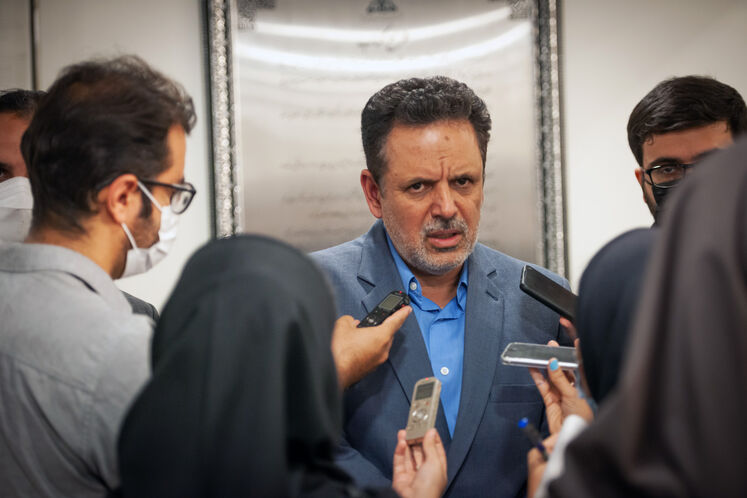 جلیل سالاری، مدیرعامل شرکت ملی پالایش و پخش فرآورده های نفتی ایران در جمع خبرنگاران