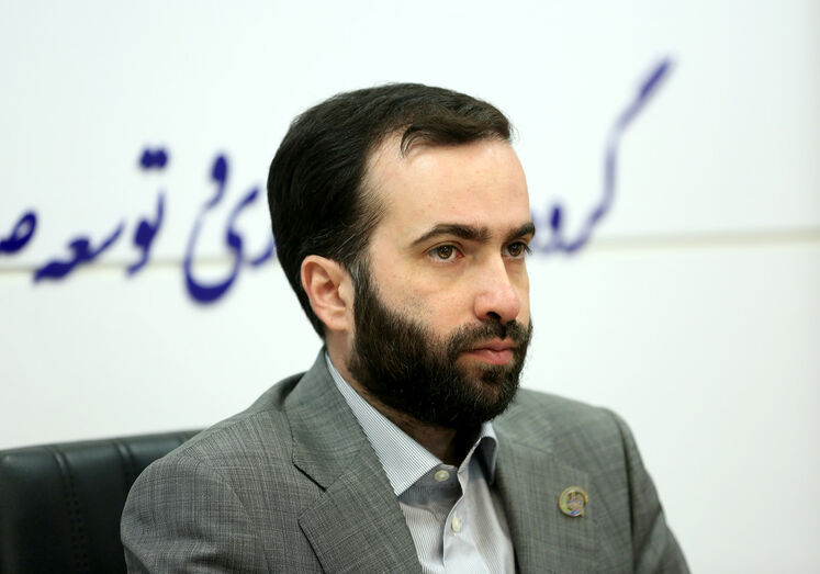  رشید قانعی، مدیرعامل شرکت گروه پتروشیمی سرمایه‌گذاری ایرانیان (پترول)