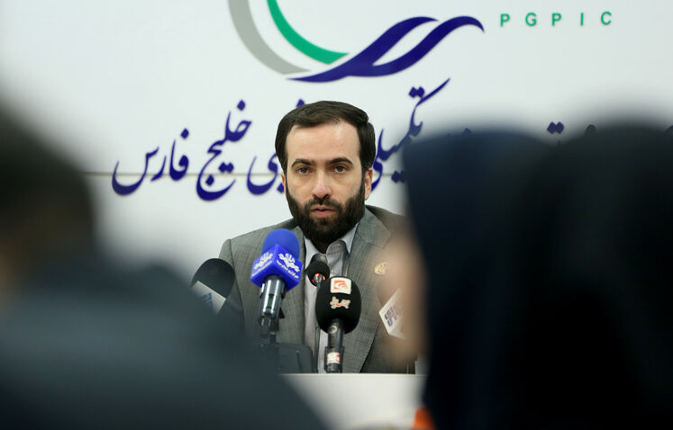  رشید قانعی، مدیرعامل شرکت گروه پتروشیمی سرمایه‌گذاری ایرانیان (پترول)