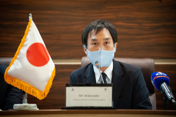 ماساشی واتانابه، مدیر سیاست‌های نفت و ال‌ان‌جی در آژانس منابع طبیعی و انرژی وزارت اقتصاد، تجارت و صنعت ژاپن