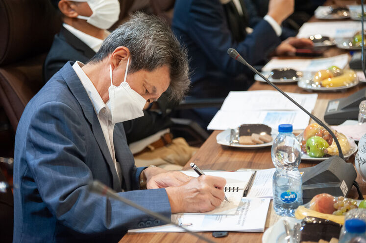 نشست معرفی سیاست‌های سازمان انرژی و منابع طبیعی و اقتصاد، بازرگانی و صنعت ژاپن