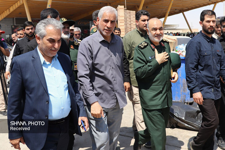 بازدید فرمانده کل سپاه از موکب خدمترسانی ستاد اربعین صنعت نفت جنوب بازدید فرمانده کل سپاه از موکب خدمترسانی ستاد اربعین صنعت نفت جنوب