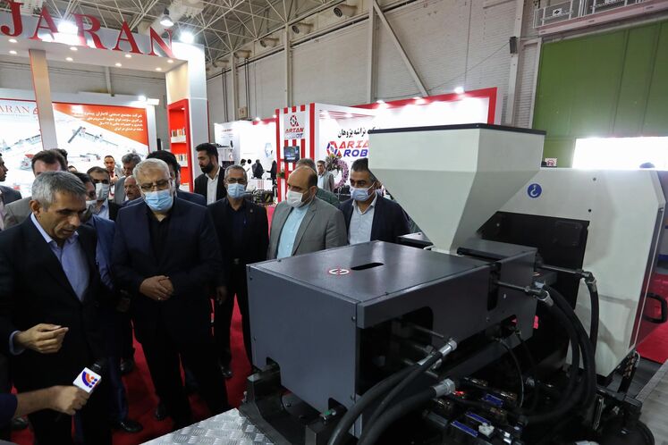بازدید جواد اوجی، وزیر نفت از شانزدهمین نمایشگاه بین‌المللی ایران‌پلاست