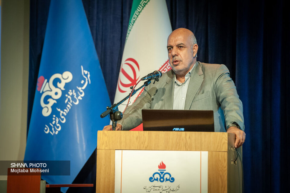 وزارت نفت از دستگاههای سرآمد در مبارزه با قاچاق کالا و ارز است وزارت نفت از دستگاههای سرآمد در مبارزه با قاچاق کالا و ارز است