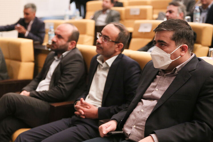 نشست معرفی فرصت‌های سرمایه‌گذاری در پروژه‌های تأمین خدمات شناوری مورد نیاز شرکت ملی نفت ایران