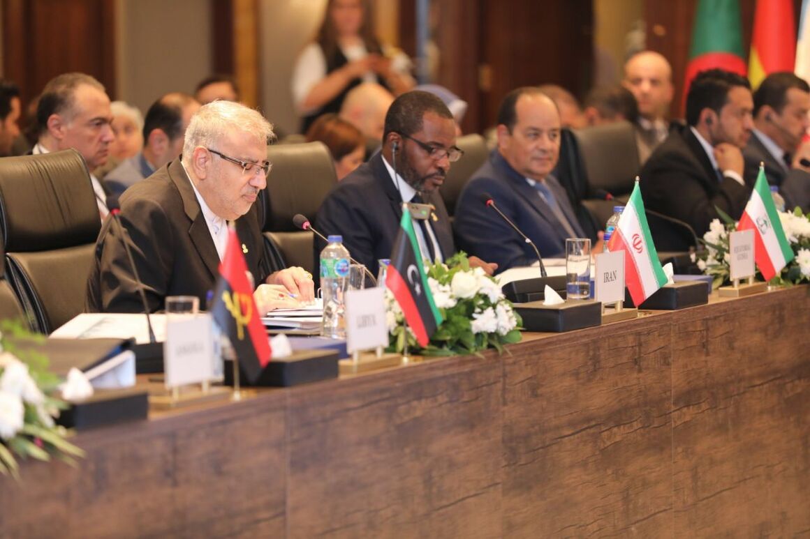 تحریم مهمترین دارندگان ذخایر گاز پیامد غیرقابل جبرانی دارد/ ضرورت سیاستزدایی از بازار انرژی تحریم مهمترین دارندگان ذخایر گاز پیامد غیرقابل جبرانی دارد/ ضرورت سیاستزدایی از بازار انرژی