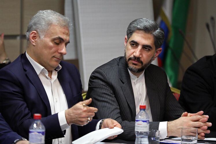 از راست: مسعود احمدوند، رایزن فرهنگی سفارت ایران در روسیه و بهنام کاظمی، رایزن فناوری سفارت ایران در روسیه