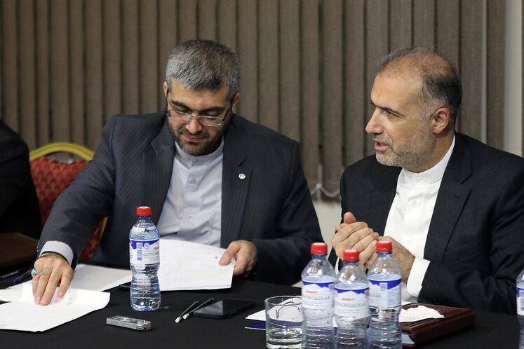 از راست: کاظم جلالی، سفیر ایران در روسیه و احمد اسدزاده، معاون امور بین‌الملل و بازرگانی وزیر نفت