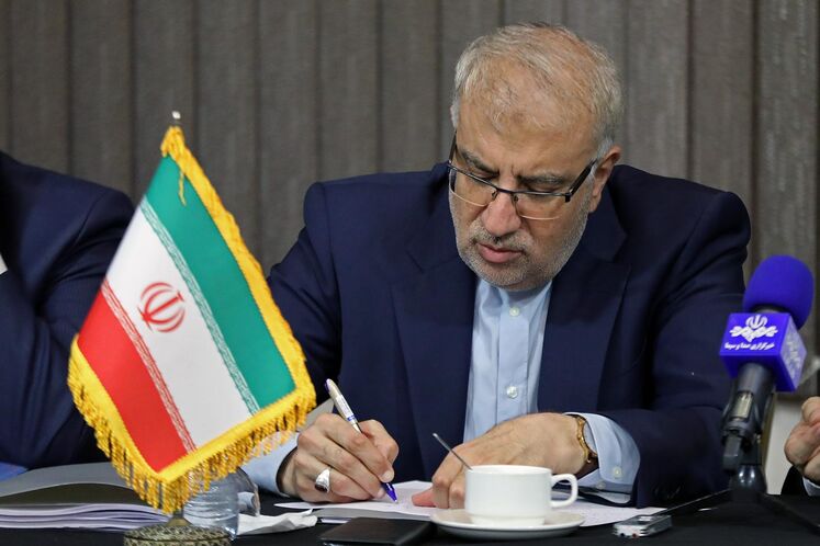 جواد اوجی، وزیر نفت در نشست  با نمایندگان کارگروه‌های کمیسیون مشترک اقتصادی ایران و روسیه