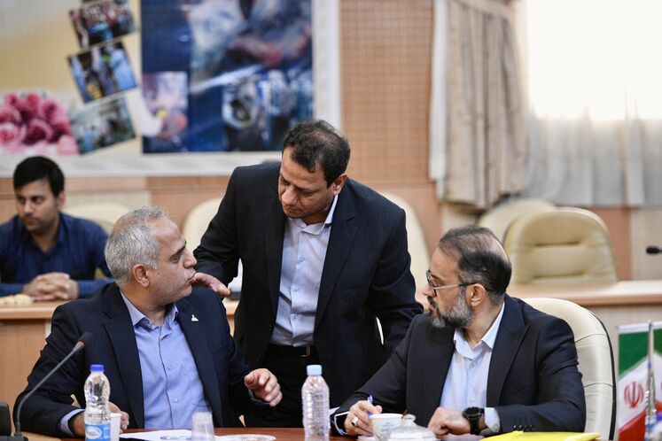 نشست مشترک مجید چگنی، مدیرعامل شرکت ملی گاز ایران با فرماندار زابل و نمایندگان حوزه سیستان در مجلس شورای اسلامی