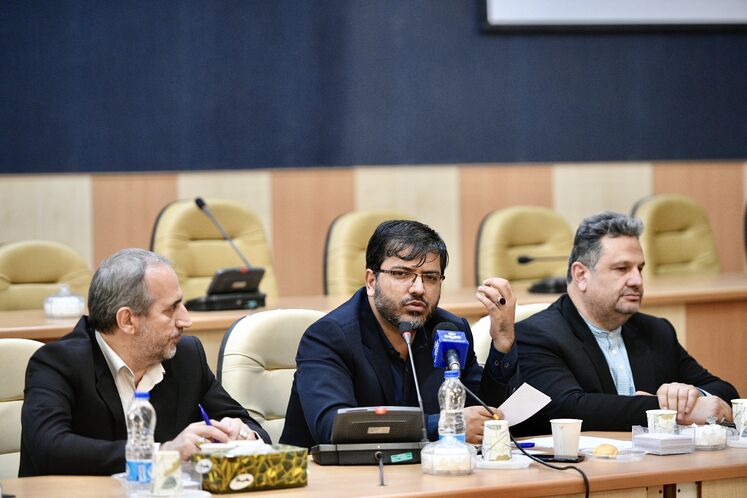 نشست مشترک مجید چگنی، مدیرعامل شرکت ملی گاز ایران با فرماندار زابل و نمایندگان حوزه سیستان در مجلس شورای اسلامی