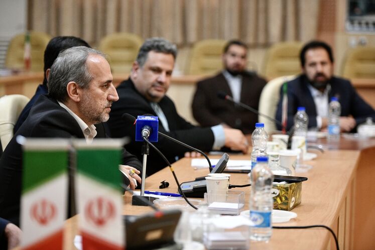 نشست مشترک مجید چگنی، مدیرعامل شرکت ملی گاز ایران با فرماندار زابل و نمایندگان حوزه سیستان در مجلس شورای اسلامی