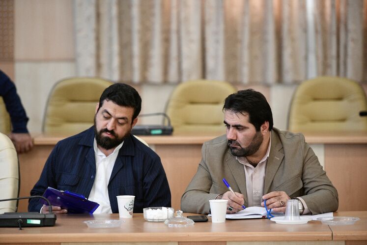 نشست مشترک مجید چگنی، مدیرعامل شرکت ملی گاز ایران با فرماندار زابل و نمایندگان حوزه سیستان در مجلس شورای اسلامی