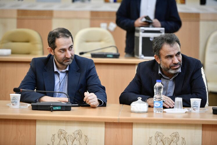 نشست مشترک مجید چگنی، مدیرعامل شرکت ملی گاز ایران با فرماندار زابل و نمایندگان حوزه سیستان در مجلس شورای اسلامی