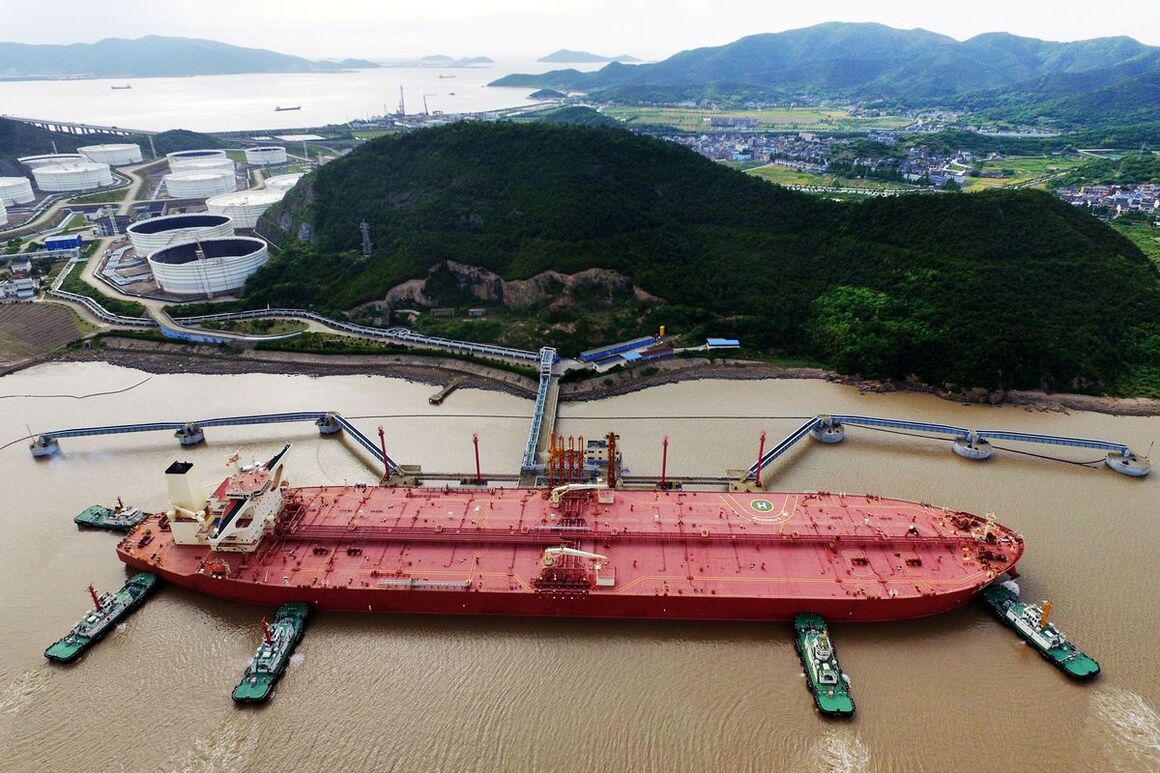 واردات نفت خام چین به بالاترین سطح از ماه مه رسید