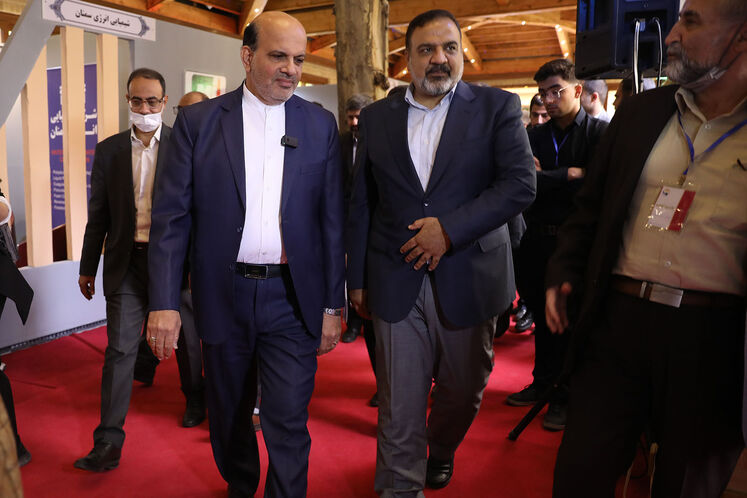 حضور محسن خجسته‌مهر، مدیرعامل شرکت ملی نفت ایران در نمایشگاه جانبی نخستین کنفرانس ملی افزایش بهره‌دهی چاه‌های نفت و گاز