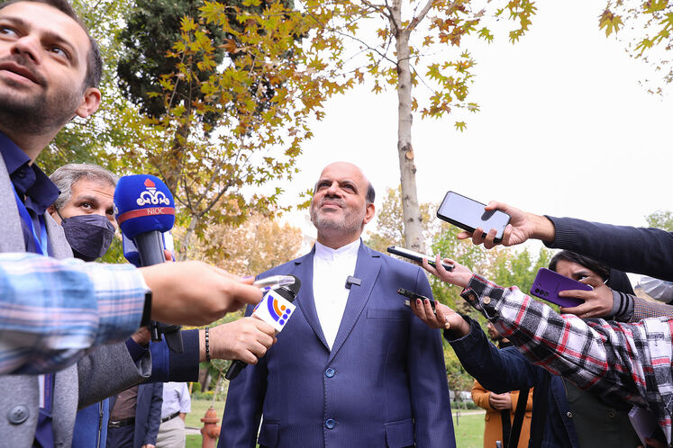 محسن خجسته‌مهر، مدیرعامل شرکت ملی نفت ایران در جمع خبرنگاران