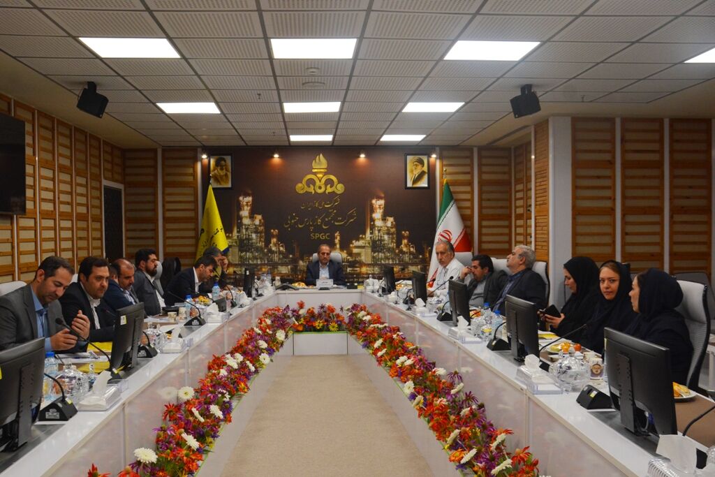 صنعت نفت و شرکت ملی گاز در خط مقدم جنگ اقتصادی هستند